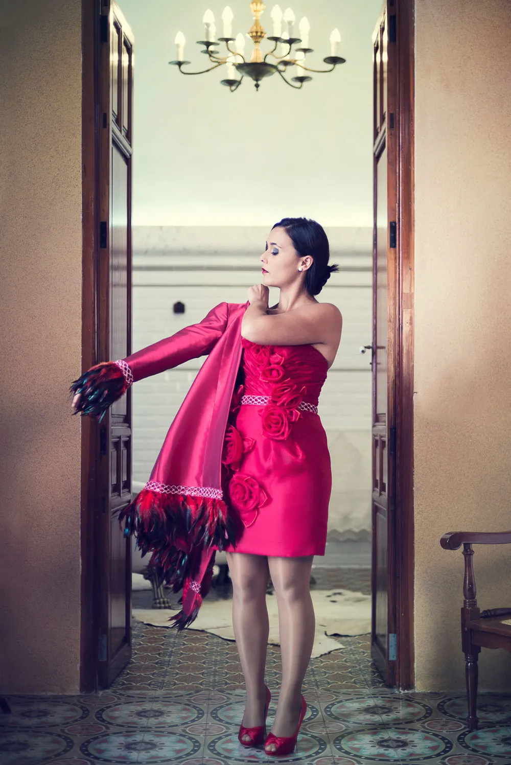 Abrigos de plumas - Detalle 1 del vestido de fiesta
