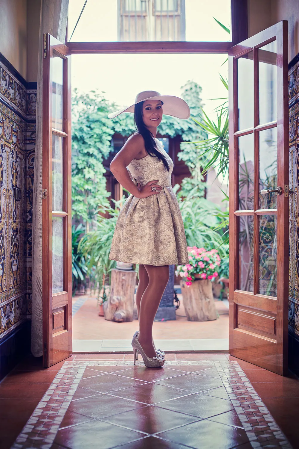 Brocado dorado - Detalle 2 del vestido de fiesta