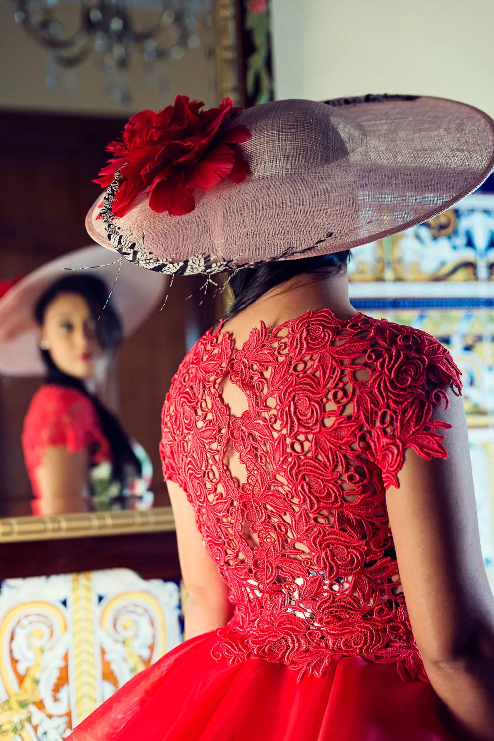 Flores y volantes - Detalle 3 del vestido de fiesta