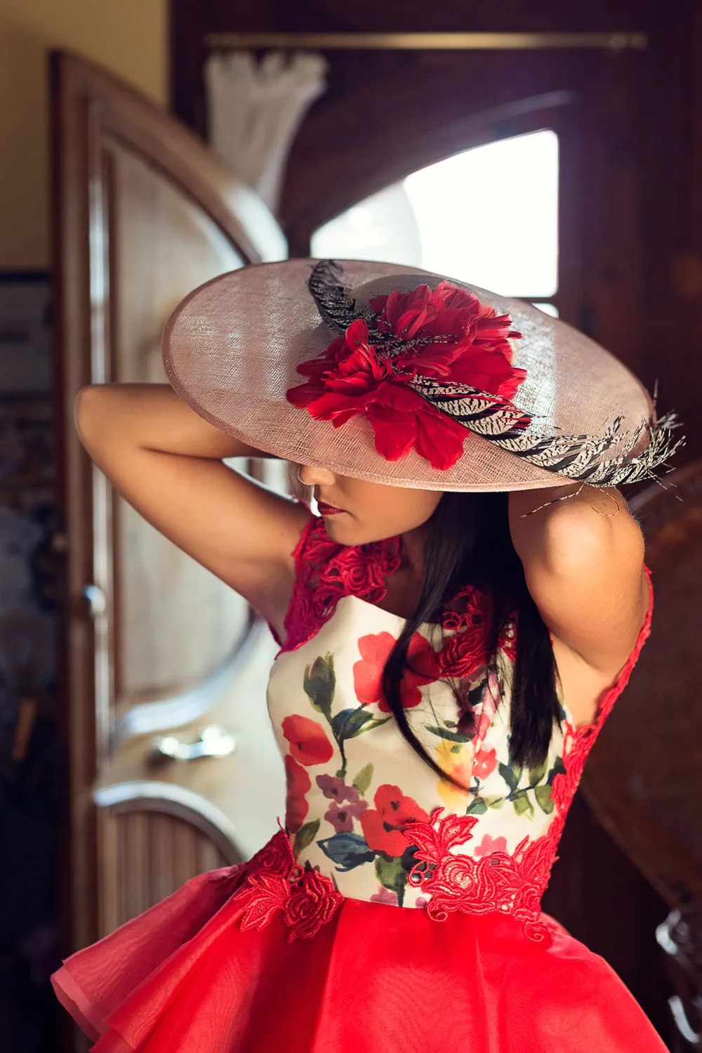 Flores y volantes - Detalle 2 del vestido de fiesta